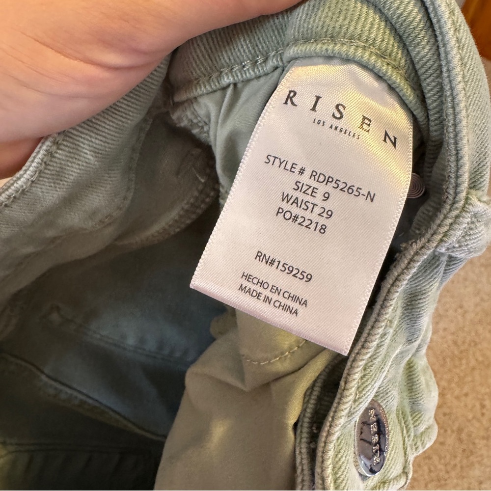 Risen 9/29 Women's Cropped Jeans - Picture 7 of 8